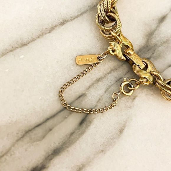 Vintage Monet Gold Bracelet Chunky Chain Statement Bling Retro Mod Holiday - Picture 3 of 3